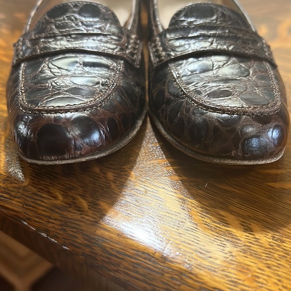 Salvatore Ferragamo brown embossed loafers - Picture 3 of 10